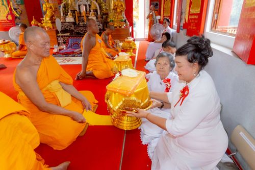 ภาพ No.231798:วันเสาร์ ที่ 5 กรกฎาคม พ.ศ. 2568 พิธีบรรพชา อุปสมบท โครงการอุปสมบท บูชาธรรมมหาปูชนียาจารย์ รุ่นเข้าพรรษา ณ วัดเกาะแก้วประชานุรักษ์ อ.วังทอง  จ.พิษณุโลก