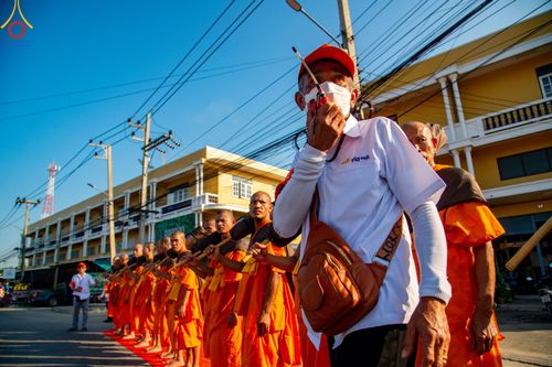 ภาพ No.198730:V.50 สารพัดV สารพัดดี ที่ธรรมยาตรา ในโครงการธรรมยาตรา กตัญญูบูชา มหาปูชนียาจารย์ พระมงคลเทพมุนี(สด จนฺทสโร) พระผู้ปราบมาร อนุสรณ์สถาน 7 แห่ง ปีที่ 13 ระหว่างวันที่ 2-31 มกราคม พ.ศ. 2568