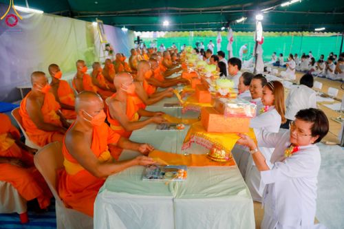 ภาพ No.109187:พิธีถวายภัตตาหารเป็นสังฆทาน แด่คณะพระธรรมยาตราฯ วันที่ 10 มกราคม พ.ศ. 2567 ณ อนุสรณ์สถานคลองบางนางแท่น อ.สามพราน จ.นครปฐม