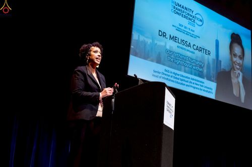 ภาพ No.249797:วันอาทิตย์ที่ 28 กันยายน พ.ศ. 2568 การปฏิบัติธรรมบูชาธรรม 108 ปี แห่งการบรรลุธรรมของหลวงปู่วัดปากน้ำ ได้จุดประทีปสันติภาพไปทั่วโลก และได้ร่วมเสวนาทางปัญญา เพื่อการขยายพระพุทธศาสนาวิชชาธรรมกายไปทั่วโลก  ในงาน HTC Newyork USA