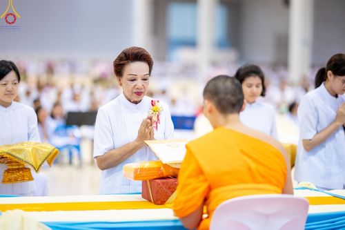 ภาพ No.139766:พิธีมุทิตาพระมหาอุปสมบทอุทิศชีวิต วันอาทิตย์ต้นเดือนที่ 2 มิถุนายน พ.ศ. 2567 ณ ห้องแก้วสารพัดนึก 1 วัดพระธรรมกาย