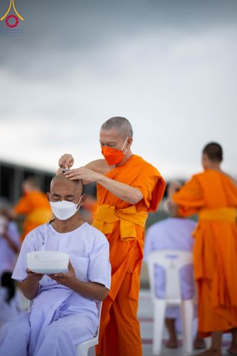 ภาพ No.99941:พิธีปลงผมธรรมทายาท โครงการอุปสมบทบูชาธรรมมหาปูชนียาจารย์ พ.ศ. 2566 ณ ลานธรรม มหาวิหารคด 8-9 ศูนย์อบรมวัดพระธรรมกาย วันอาทิตย์ที่ 3 ธันวาคม พ.ศ. 2566