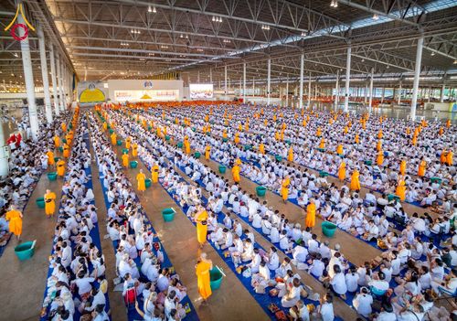 ภาพ No.277003:วันอาทิตย์ที่ 7 ธันวาคม พ.ศ. 2568 พิธีตักบาตรอาทิตย์ต้นเดือน ณ บ้านแก้วเรือนทองคุณยายฯ วัดพระธรรมกาย