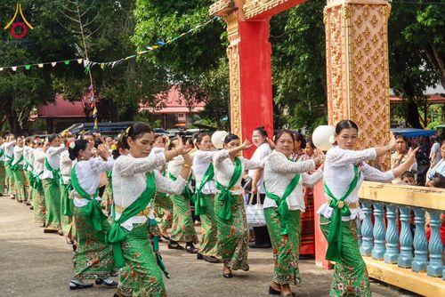ภาพ No.168391:พิธีทอดกฐิน 4 วัด จ.ปราจีนบุรี โครงการกฐินสามัคคีทั่วไทย 30,000 วัด โดยคณะศิษยานุศิษย์วัดพระธรรมกาย บูชาธรรม 80 ปี หลวงพ่อธัมมชโย วันที่ 26-27 ตุลาคม พ.ศ. 2567
