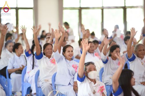 ภาพ No.225869:วันอาทิตย์ที่ 18 พฤษภาคม พ.ศ. 2568 ศูนย์ปฏิบัติธรรมสระบุรี ได้จัดพิธีทอดผ้าป่าฟื้นฟูพระพุทธศาสนา และพิธีมอบใบประกาศนียบัตรเชิดชูเกียรติผู้นำรถ ที่ทำหน้าที่จัดรถเพื่อพาสาธุชนไปร่วมงานวันที่ 22 เมษายน ที่ผ่านมา