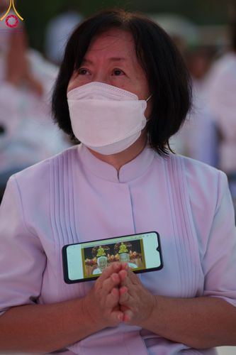 ภาพ No.112179:พิธีจุดประทีปถวายเป็นพุทธบูชา และบูชาธรรมมหาปูชนียาจารย์ พระมงคลเทพมุนี(สด จนฺทสโร) ในโครงการธรรมยาตรา กตัญญูบูชา มหาปูชนียาจารย์ พระมงคลเทพมุนี(สด จนฺทสโร) พระผู้ปราบมาร อนุสรณ์สถาน 7 แห่ง ปีที่ 12 วันที่ 14 มกราคม พ.ศ. 2567 ณ วัดสองพี่น้อง อ.สองพี่น้อง