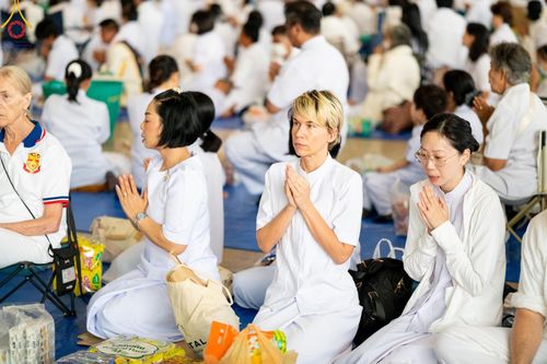 ภาพ No.207243:พิธีตักบาตร และปฏิบัติธรรมช่วงสาย ในวันมาฆบูชา วันพุธที่ 12 กุมภาพันธ์ พ.ศ. 2568 ณ วัดพระธรรมกาย จังหวัดปทุมธานี