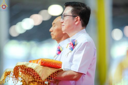 ภาพ No.177977:พิธีทอดผ้าป่าต้นสมบัติจักรพรรดิ ในวันอาทิตย์ที่ 1 ธันวาคม พ.ศ. 2567 ณ สภาธรรมกายสากล วัดพระธรรมกาย