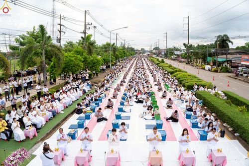 ภาพ No.229859:วันพฤหัสบดีที่ 26 มิถุนายน พ.ศ. 2568 พิธีตักบาตรพระ 1,165 รูป ฉลองก่อตั้งเมืองวานรนิวาส ครบรอบ 164 ปี ณ ถนนวานรนิวาส-อากาศอำนวย อ.วานรนิวาส จ.สกลนคร