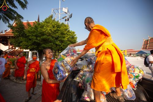 ภาพ No.115783:V.15 สามัคคี การเตรียมงาน เก็บงาน การรับบุญของเจ้าหน้าที่หน่วยงานต่างๆ เพื่อโครงการธรรมยาตรา กตัญญูบูชามหาปูชนียาจารย์ พระมงคลเทพมุนี (สด จนฺทสโร) พระผู้ปราบมาร อนุสรณ์สถาน 7 แห่ง ปีที่ 12 ระหว่างวันที่ 2 - 31 มกราคม พ.ศ.2567