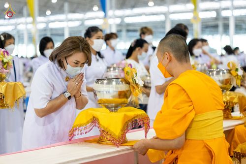 ภาพ No.76647:พิธีถวายโคมมาฆประทีป น้อมถวายเป็นพุทธบูชา แด่คณะพระภิกษุ สามเณร วัดพระธรรมกาย วันที่ 25 กุมภาพันธ์ พ.ศ. 2566