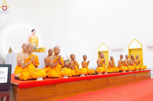 ภาพ No.101083:พิธีบรรพชาธรรมทายาท ในโครงการอุปสมบทบูชาธรรม มหาปูชนียาจารย์ พ.ศ. 2566 ณ วัดหนองไผ่ล้อม จ.ปราจีนบุรี วันที่ 2 ธันวาคม พ.ศ. 2566