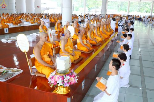 ภาพ No.240085:วันเสาร์ที่ 23 สิงหาคม พ.ศ. 2568 (วันพระ แรม 14 ค่ำ เดือน 9) พิธีบุพเปตพลี ครั้งที่ 169 ร่วมอุทิศบุญแด่หมู่ญาติที่ล่วงลับไปแล้ว และสืบทอดอายุพระพุทธศาสนา ณ หอฉันคุณยายอาจารย์ฯ วัดพระธรรมกาย