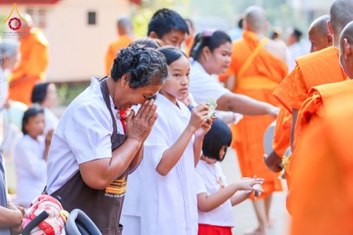 ภาพ No.181259:พิธีบรรพชาอุปสมบท ณ วัดเกาะแก้วประชานุรักษ์ ต.ชัยนาม อ.วังทอง จ.พิษณุโลก ในโครงการบรรพชาอุปสมบท บูชาธรรมมหาปูชนียาจารย์ วันที่ 8 ธันวาคม พ.ศ. 2567