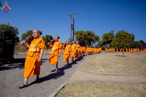 ภาพ No.232848:วันที่ 1 กรกฏาคม พ.ศ. 2568 Dhammayatra in South Africa 2025 ธรรมยาตราแอฟริกาใต้ — เส้นทางแห่งสติ สมาธิ และปัญญา ธรรมทายาทที่ได้อบรมโครงการบรรพชาอุปสมบทหมู่ครั้งที่ 2 ณ วัดพระธรรมกายโจฮันเนสเบิร์ก ประเทศแอฟริกาใต้