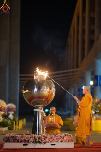 ภาพ No.67894:พิธีเจริญพระพุทธมนต์ จุดประทีปถวายเป็นพุทธบูชา และพิธีฉลองชัยสวดมนต์บทธรรมจักร 4,990,000,082 จบ เนื่องในวาระอายุวัฒนมงคลครบ 82 ปี หลวงพ่อทัตตชีโว ณ พระมหาธรรมกายเจดีย์ วัดพระธรรมกาย จ.ปทุมธานี วันพุธที่ 21 ธันวาคม พ.ศ. 2565