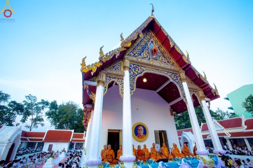 ภาพ No.116048:พิธีตักบาตรพระธรรมยาตรา ณ อนุสรณ์สถานลำดับที่ 4 สถานที่เกิดด้วยกายธรรม วัดโบสถ์(บน) จ.นนทบุรี วันที่ 21 มกราคม พ.ศ. 2567