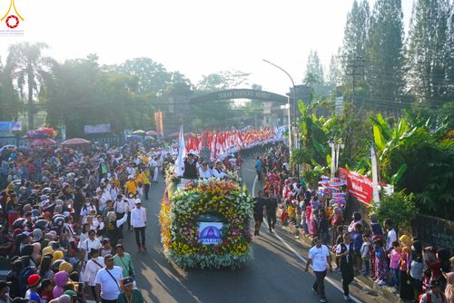ภาพ No.81945:พิธีจุดวิสาขประทีป 22,000 ดวงและโคมลอย 3,000 ดวง ( Festival  lampion Vesak Indonesia) ณ มหาเจดียบรมพุทโธ อินโดนีเซีย  วันอาทิตย์ที่ 4 มิ.ย. พ.ศ.2566