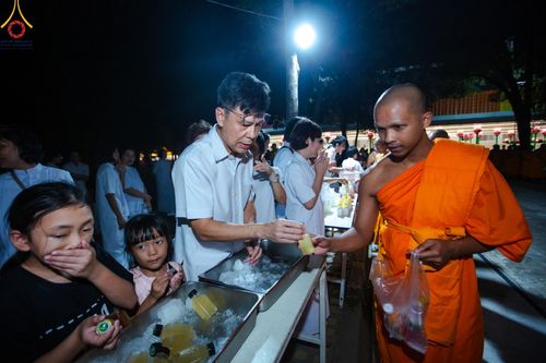 ภาพ No.167931:พิธีทอดกฐิน และ พิธีกรานกฐิน ในวันอาทิตย์ที่ 3 พฤศจิกายน พ.ศ. 2567 ณ วัดพระธรรมกาย จ.ปทุมธานี