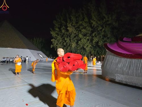 ภาพ No.191632:V.49 สารพัดV สารพัดดี ที่ธรรมยาตรา ในโครงการธรรมยาตรา กตัญญูบูชา มหาปูชนียาจารย์ พระมงคลเทพมุนี(สด จนฺทสโร) พระผู้ปราบมาร อนุสรณ์สถาน 7 แห่ง ปีที่ 13 ระหว่างวันที่ 2-31 มกราคม พ.ศ. 2568