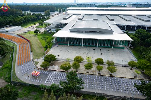 ภาพ No.89062:พิธีอัญเชิญรูปหล่อทองคำ  คุณยายอาจารย์มหารัตนอุบาสิกาจันทร์ ขนนกยูง เพื่อประดิษฐาน ณ มหาวิหารคุณยายอาจารย์ฯ เนื่องในวันครูผู้ค้นพบวิชชาธรรมกาย วันศุกร์ที่ 29 กันยายน พ.ศ. 2566