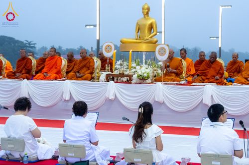 ภาพ No.284625:วันอาทิตย์ที่ 14 ธันวาคม พ.ศ.2568  พิธีทำบุญเมืองสุราษฎร์ธานี 110ปี และพิธีตักบาตรพระสงฆ์ 1,110 รูป  ณ บริเวณริมน้ำวัดกลาง (เก่า) ถนนบ้านดอน ตำบลตลาดใหม่ อำเภอเมือง จังหวัดสุราษฎร์ธานี