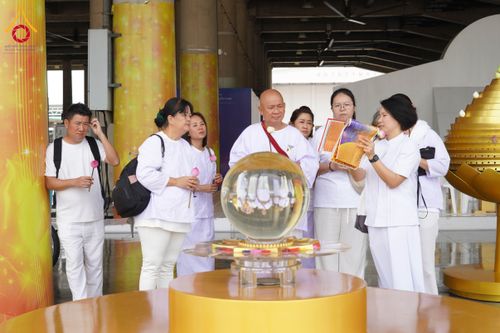ภาพ No.326794:วันที่ 27-30 เมษายน พ.ศ.2569 ต้อนรับชาวต่างชาติจากประเทศมาเลเซีย ฝรั่งเศส เมียนมาร์ และศรีลังกา  เยี่ยมชมวัดพระธรรมกาย