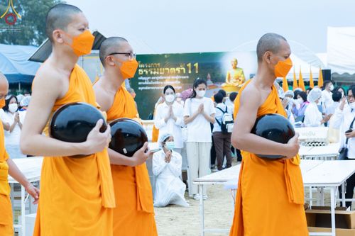 ภาพ No.70005:พิธีถวายภัตตาหารเป็นสังฆทาน แด่คณะพระธรรมยาตราฯ ในโครงการธรรมยาตราฯ ปีที่ 11 ณ อนุสรณ์สถานมหาวิหารพระมงคลเทพมุนี อ.สองพี่น้อง จ.สุพรรณบุรี วันที่ 10 มกราคม พ.ศ. 2566
