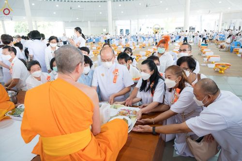 ภาพ No.72818:พิธีเจริญพระพุทธมนต์ และถวายภัตตาหารเป็นสังฆทาน เนื่องในวันคล้ายวันเกิด ครบรอบ 114 ปี คุณยายอาจารย์มหารัตนอุบาสิกาจันทร์ ขนนกยูง วันที่ 19 มกราคม พ.ศ. 2566 ณ หอฉันคุณยายอาจารย์ฯ วัดพระธรรมกาย จ.ปทุมธานี