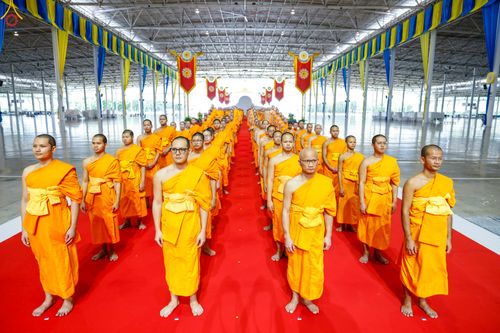ภาพ No.338957:วันอาทิตย์ที่ 12 กรกฎาคม พ.ศ.2569 พิธีมุทิตาผู้สอบได้เปรียญธรรม ประโยค 1-2 ถึง ป.ธ.9 และ บ.ศ.1-2 ถึง บ.ศ.6 สำนักศาสนศึกษาวัดพระธรรมกาย ประจำปี 2569, พิธีมอบตราตั้งแต่งตั้งอาจารย์ใหญ่ สำนักศาสนศึกษาวัดพระธรรมกาย