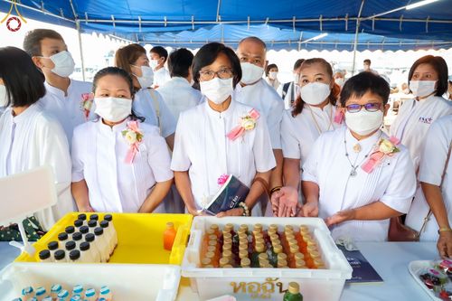 ภาพ No.74011:พิธีถวายภัตตาหารเป็นสังฆทาน แด่คณะพระธรรมยาตราฯ ในโครงการธรรมยาตรากตัญญูบูชา มหาปูชนียาจารย์ พระมงคลเทพมุนี(สด จนฺทสโร) พระผู้ปราบมาร อนุสรณ์สถาน 7 แห่ง ปีที่ 11 วันที่ 24 มกราคม พ.ศ. 2566