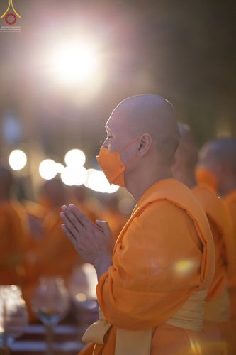 ภาพ No.69344:พิธีจุดประทีปถวายเป็นพุทธบูชา และบูชาธรรมมหาปูชนียาจารย์ ในโครงการธรรมยาตรากตัญญูบูชา มหาปูชนียาจารย์ พระมงคลเทพมุนี(สด จนฺทสโร) พระผู้ปราบมาร ปีที่ 11 ณ อนุสรณ์สถานมหาวิหารพระมงคลเทพมุนี อ.สองพี่น้อง จ.สุพรรณบุรี