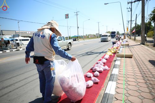 ภาพ No.105844:V.2 ทุ่มเท การเตรียมงาน เก็บงาน การรับบุญของเจ้าหน้าที่หน่วยงานต่างๆ เพื่อโครงการธรรมยาตรา กตัญญูบูชามหาปูชนียาจารย์ พระมงคลเทพมุนี (สด จนฺทสโร) พระผู้ปราบมาร อนุสรณ์สถาน 7 แห่ง ปีที่ 12 ระหว่างวันที่ 2 - 31 มกราคม พ.ศ.2567