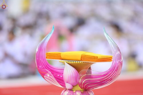 ภาพ No.65175:พิธีบูชาข้าวพระ และสาธุชนปฏิบัติธรรมร่วมกัน ในวันอาทิตย์ต้นเดือนที่ 4 ธันวาคม พ.ศ. 2565 ณ วัดพระธรรมกาย จ.ปทุมธานี