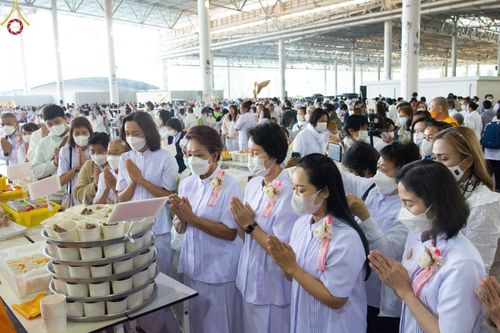 ภาพ No.75144:พิธีถวายภัตตาหารเป็นสังฆทาน แด่คณะพระธรรมยาตราฯ ในโครงการธรรมยาตรากตัญญูบูชา มหาปูชนียาจารย์ พระมงคลเทพมุนี(สด จนฺทสโร) พระผู้ปราบมาร อนุสรณ์สถาน 7 แห่ง ปีที่ 11 วันที่ 31 มกราคม พ.ศ. 2566