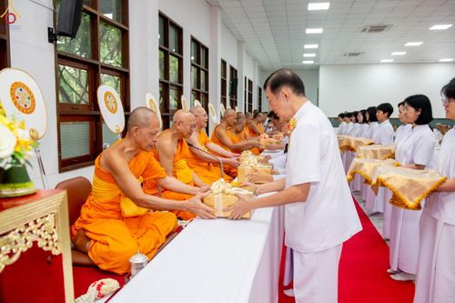 ภาพ No.342984:วันอาทิตย์ที่ 9 สิงหาคม พ.ศ.2569 พิธีมอบพัด ตั้งฐานานุกรม พระราชภาวนาวชิรวิเทศ วิ. ณ ห้องอาคารปลูกศรัทธา 2 วัดพระธรรมกาย