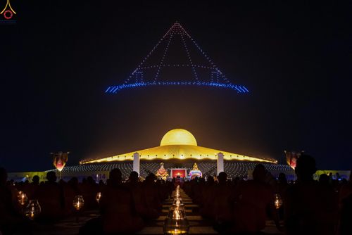 ภาพ No.308111:วันที่ 31 มกราคม พ.ศ. 2569 พิธีจุดประทีปธรรมถวายเป็นพุทธบูชา  และบูชาธรรมมหาปูชนียาจารย์ (ภาพชุดที่ 3) ณ วัดพระธรรมกาย ปทุมธานี ในโครงการธรรมยาตรา กตัญญูบูชา มหาปูชนียาจารย์ พระมงคลเทพมุนี(สด จนฺทสโร) พระผู้ปราบมาร อนุสรณ์สถาน 7 แห่ง ปีที่ 14