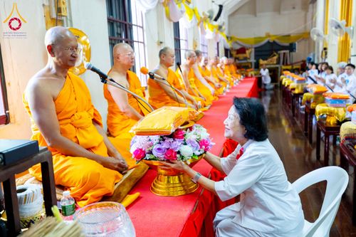 ภาพ No.298898:วันที่ 16 มกราคม พ.ศ. 2569 พิธีทอดผ้าป่าทำนุบำรุงศาสนสถาน ณ วัดอัมพวัน ต.บางม่วง อ.บางใหญ่ จ.นนทบุรี ในโครงการธรรมยาตรา กตัญญูบูชา มหาปูชนียาจารย์ พระมงคลเทพมุนี(สด จนฺทสโร) พระผู้ปราบมาร อนุสรณ์สถาน 7 แห่ง ปีที่ 14