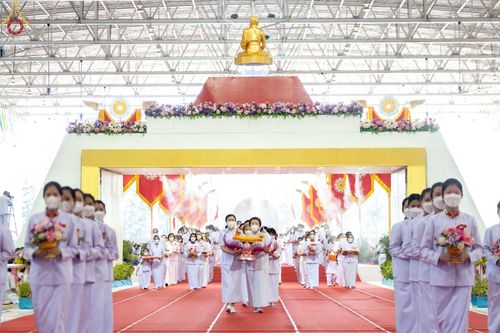 ภาพ No.65302:พิธีทอดผ้าป่า ในวันอาทิตย์ต้นเดือนที่ 4 ธันวาคม พ.ศ. 2565 ณ วัดพระธรรมกาย จ.ปทุมธานี