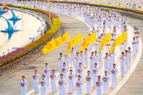 ภาพ No.320822:วันเสาร์ที่ 11 เมษายน พ.ศ.2569 พิธีเวียนประทักษิณ พิธีวันทาเจดีย์ โครงการอุปสมบทหมู่ บูชาธรรมหลวงพ่อธัมมชโย พ.ศ.2569 โครงการอุปสมบทหมู่ธรรมทายาท ระดับอุดมศึกษา รุ่น 53 (ภาคฤดูร้อน) ณ วัดพระธรรมกาย ปทุมธานี