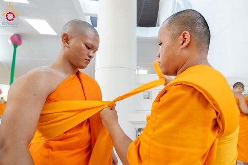 ภาพ No.321384:วันเสาร์ที่ 11 เมษายน พ.ศ.2569 พิธีขอบรรพชา พิธีขอสรณคมณ์และศีล, พิธีถวายบาตร พิธีอุปสมบท โครงการอุปสมบทหมู่ บูชาธรรมหลวงพ่อธัมมชโย พ.ศ.2569 โครงการอุปสมบทหมู่ธรรมทายาท ระดับอุดมศึกษา รุ่น 53 (ภาคฤดูร้อน) ณ วัดพระธรรมกาย ปทุมธานี