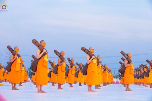 ภาพ No.74256:พุทธบุตรธรรมยาตรา ปฏิบัติธรรมและบันทึกภาพประวัติศาสตร์ ในโครงการธรรมยาตรากตัญญูบูชา มหาปูชนียาจารย์ พระมงคลเทพมุนี(สด จนฺทสโร) พระผู้ปราบมาร อนุสรณ์สถาน 7 แห่ง ปีที่ 11 ณ อนุสรณ์สถานบางปลา อ.บางเลน จ.นครปฐม วันที่ 23 มกราคม พ.ศ. 2566