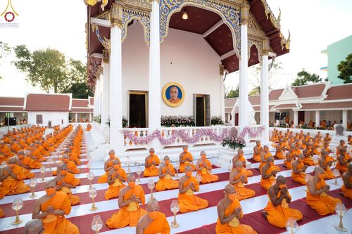 ภาพ No.73257:พิธีจุดประทีปถวายเป็นพุทธบูชา และบูชาธรรมมหาปูชนียาจารย์ ในโครงการธรรมยาตรากตัญญูบูชา มหาปูชนียาจารย์ พระมงคลเทพมุนี(สด จนฺทสโร) พระผู้ปราบมาร ปีที่ 11 ณ อนุสรณ์สถานลำดับที่ 4 สถานที่เกิดด้วยกายธรรม วัดโบสถ์ (บน) บางคูเวียง อ.บางกรวย จ.นนทบุรี วันที่ 21 