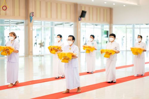 ภาพ No.65594:พิธีปลงผม และพิธีขอขมามอบผ้าไตร นาคธรรมทายาท ในโครงการอุปสมบทบูชาธรรม มหาปูชนียาจารย์ประจำปี 2565 ณ ศูนย์ปฏิบัติธรรมภาคใต้ บางกล่ำ จ.สงขลา วันที่ 19 พฤศจิกายน พ.ศ. 2565