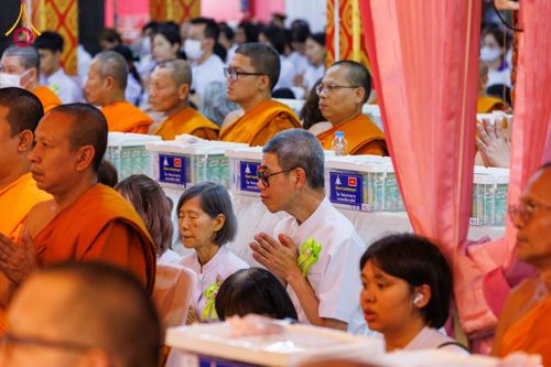 ภาพ No.298318:วันที่ 17 มกราคม พ.ศ. 2569  พิธีเจริญพระพุทธมนต์ ปฏิบัติธรรม มอบทุนการศึกษา ถวายสังฆทาน 109 วัด โครงการธรรมยาตราปีที่ 14 ณ วัดตะเคียน อำเภอบางกรวย จังหวัดนนทบุรี