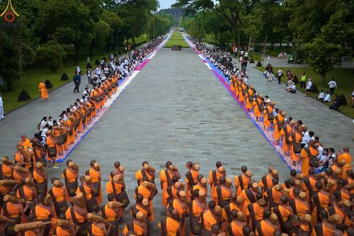 ภาพ No.68479:ธรรมยาตรา ณ มหาเจดีย์บรมพุทโธ ประเทศอินโดนีเซีย วันที่ 24 ธันวาคม พ.ศ. 2565