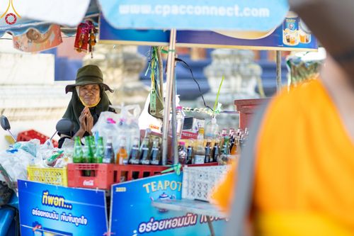 ภาพ No.105668:พิธีต้อนรับพระธรรมยาตรา ในโครงการธรรมยาตรากตัญญูบูชา มหาปูชนียาจารย์ พระมงคลเทพมุนี(สด จนฺทสโร) พระผู้ปราบมาร อนุสรณ์สถาน 7 แห่ง ปีที่ 12 วันที่ 3 มกราคม พ.ศ. 2567 ณ อนุสรณ์สถานโลตัสแลนด์ จ.สุพรรณบุรี