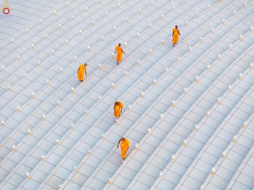 ภาพ No.307675:วันที่ 31 มกราคม พ.ศ. 2569 พิธีจุดประทีปธรรมถวายเป็นพุทธบูชา  และบูชาธรรมมหาปูชนียาจารย์ (ภาพชุดที่ 2) ณ วัดพระธรรมกาย ปทุมธานี ในโครงการธรรมยาตรา กตัญญูบูชา มหาปูชนียาจารย์ พระมงคลเทพมุนี(สด จนฺทสโร) พระผู้ปราบมาร อนุสรณ์สถาน 7 แห่ง ปีที่ 14