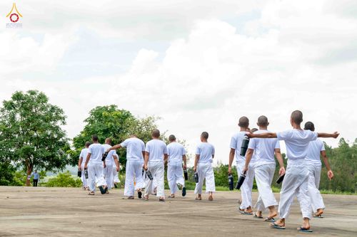 ภาพ No.340583:วันที่ 24-25 กรกฎาคม พ.ศ. 2569 โครงการพัฒนาคุณธรรม จริยธรรม สำหรับนักเรียนนายสิบตำรวจ (นสต.) รุ่นที่ 17 ศูนย์ฝึกอบรมตำรวจภูธรภาค 1 ได้จัดกิจกรรม WalkRally สวดมนต์นั่งสมาธิ และฟังธรรมจากพระอาจารย์ ณ ศูนย์ปฏิบัติธรรมเวิล์ดพีช วัลเล่ย์ (World Peace Valley) 