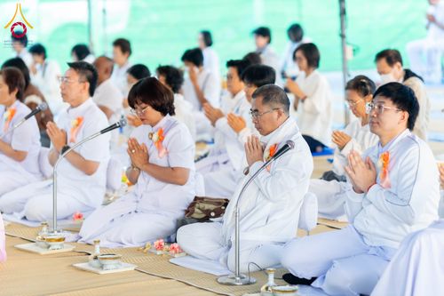 ภาพ No.290818:วันที่ 9 มกราคม พ.ศ. 2569 พิธีถวายภัตตาหารเป็นสังฆทาน แด่พระธรรมยาตรา ณ อนุสรณ์สถานคลองบางนางแท่น อ.สามพราน จ.นครปฐม ในโครงการธรรมยาตรา กตัญญูบูชา มหาปูชนียาจารย์ พระมงคลเทพมุนี(สด จนฺทสโร) พระผู้ปราบมาร อนุสรณ์สถาน 7 แห่ง ปีที่ 14